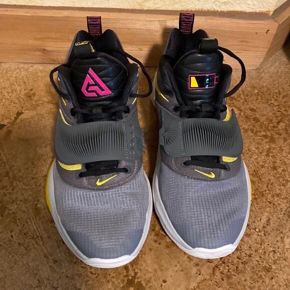 NIKE men’s grey and yellow Giannis‎ Zoom Freak 3 basketball sneaker shoes